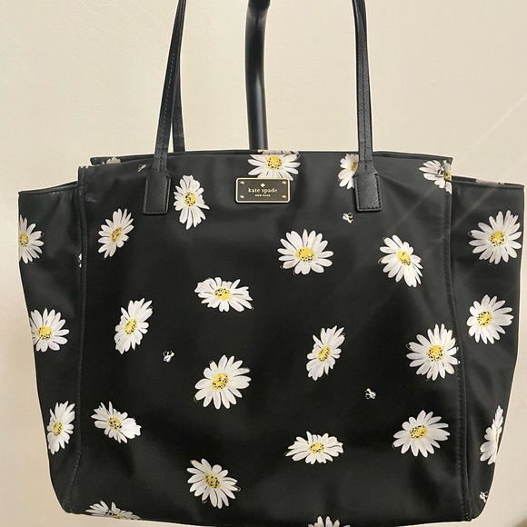 kate spade Handbags - Kate Spade Blake Avenue Daisy Tote Shoulder Bag Printed Nylon Purse